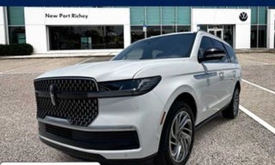 2027 Lincoln Navigator Premiere