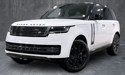 2026 Land Rover Range SE