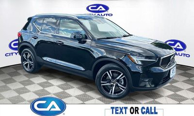 2023 Volvo XC40 Plus Bright