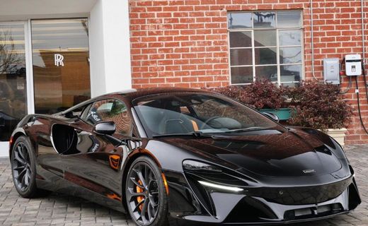 2026 McLaren Artura
