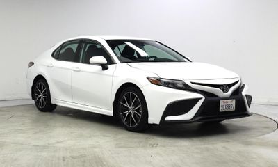 2024 Toyota Camry SE