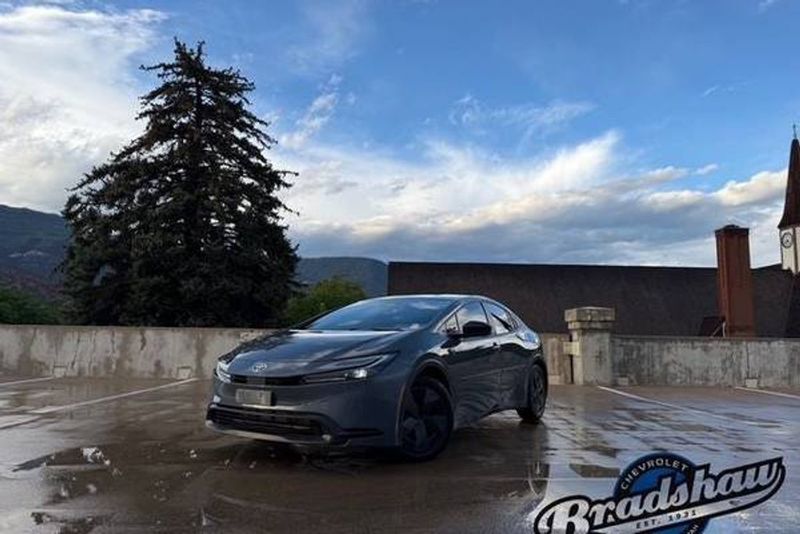 2025 Toyota Prius — a typically priced live listing