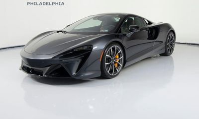 2026 McLaren Artura
