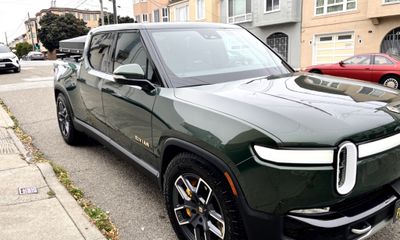 2023 Rivian R1T Adventure