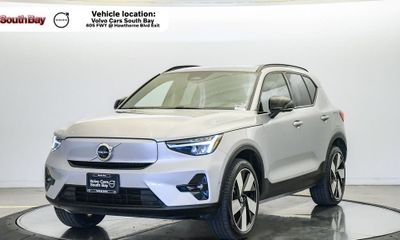 2023 Volvo XC40 Plus Dark