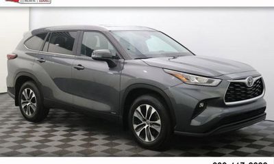 2025 Toyota Highlander XLE Nightshade 25TH