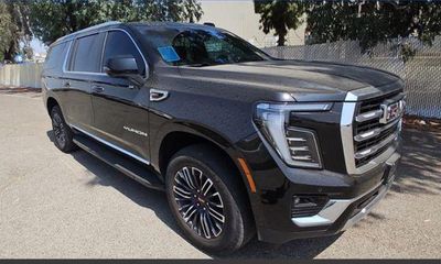 2025 GMC Yukon XL Elevation