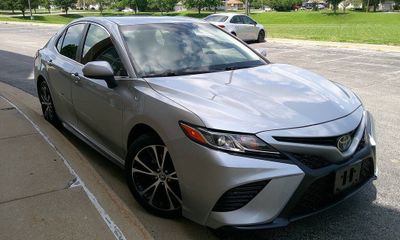 2018 Toyota Camry LE SE XLE