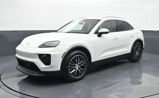 2026 Porsche Macan 4