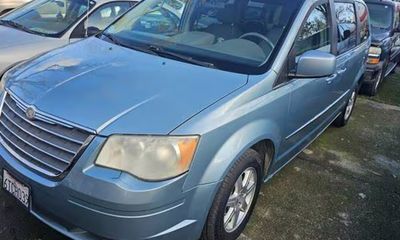 2010 Chrysler Town AND Country RT