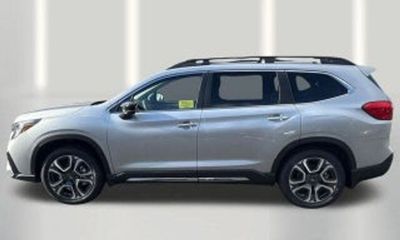 2026 Volvo XC40 Plus Dark