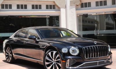 2026 Bentley Flying Spur Azure