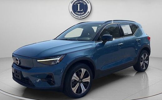 2023 Volvo XC40 Plus Dark