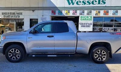 2014 Toyota Tundra SR5