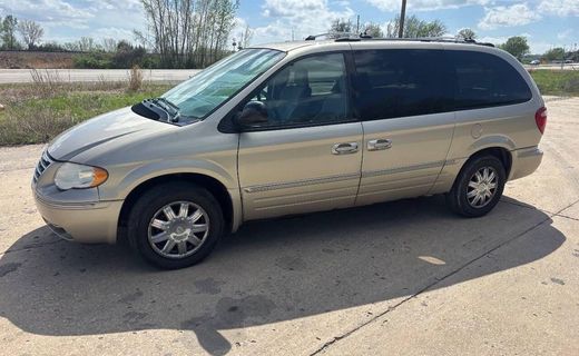 2005 Chrysler Town AND Country Limited
