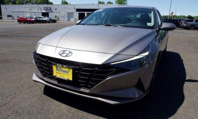 2023 Hyundai Elantra SEL