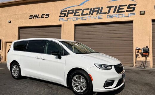 2024 Chrysler Pacifica Touring L