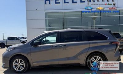 2021 Toyota Sienna XLE 7 Passenger