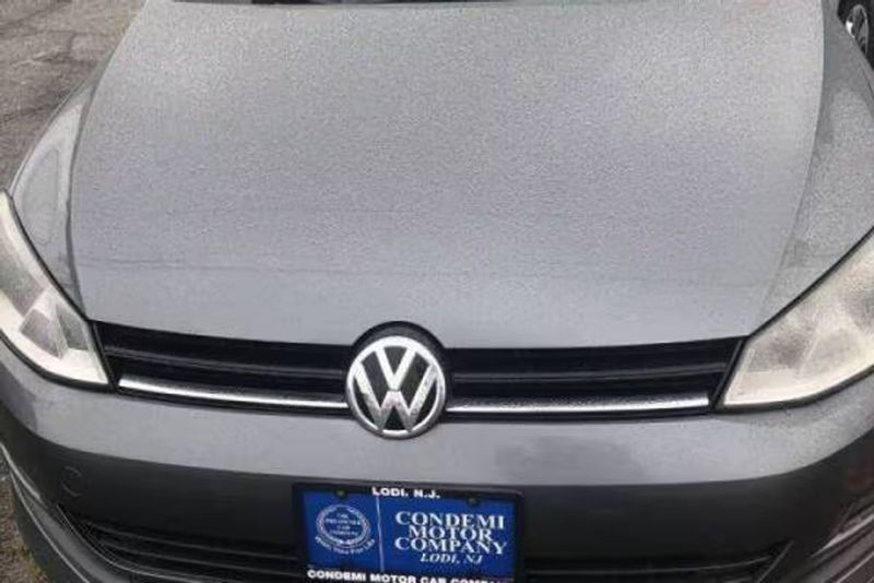 2015 Volkswagen GOLF — a typically priced live listing