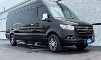 2023 Mercedes-Benz Sprinter 907 VS30