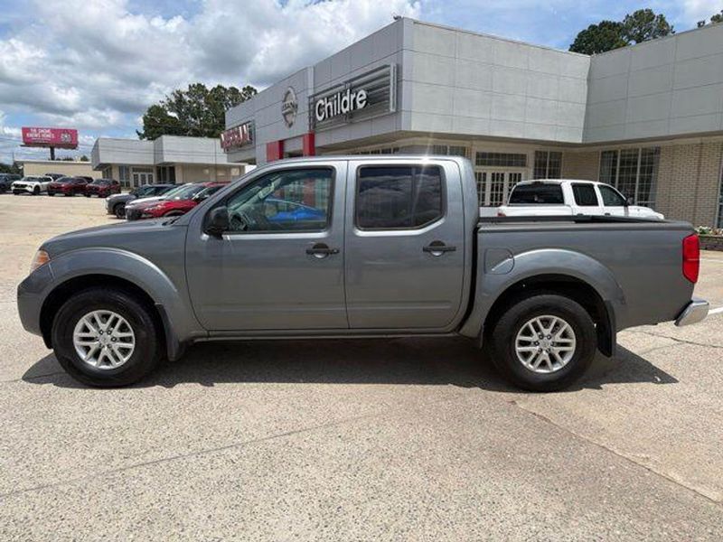 2017 Nissan Frontier — a typically priced live listing