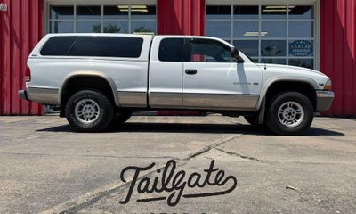 2000 Dodge Dakota Base
