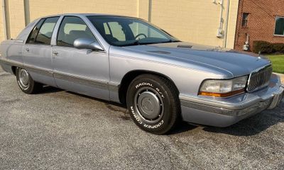 1995 Buick Roadmaster Sedan