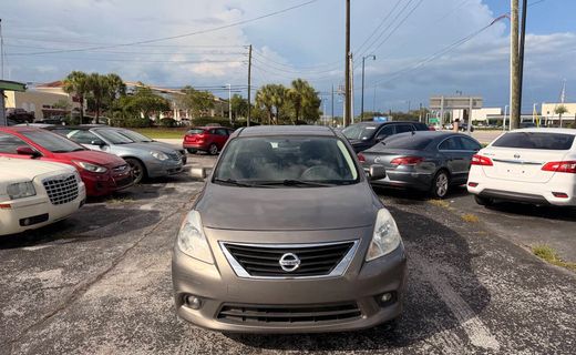 2014 Nissan Versa SV