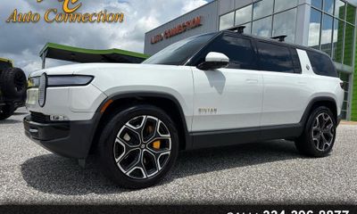 2024 Rivian R1S Adventure