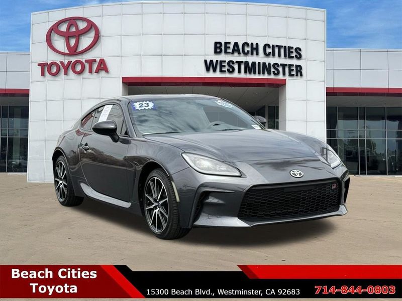 2023 Toyota GR86 — a typically priced live listing