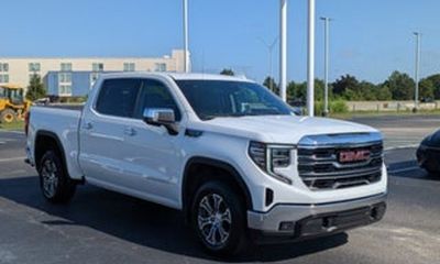 2025 GMC Sierra SLT