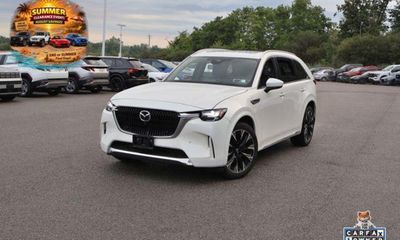 2024 Mazda CX-90 Premium Package