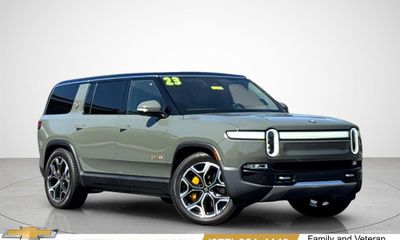 2023 Rivian R1S Launch Edition