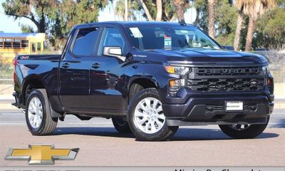 2022 Chevrolet Silverado Custom