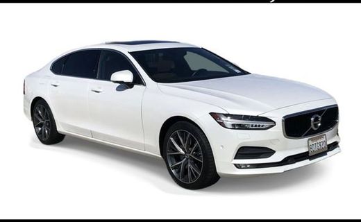 2018 Volvo S90 Momentum