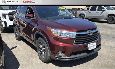 2016 Toyota Highlander Base