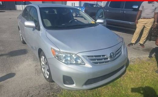 2013 Toyota Corolla LE 4D Sedan