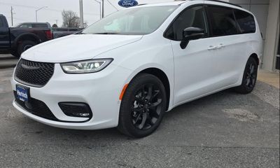 2026 Chrysler Pacifica Limited