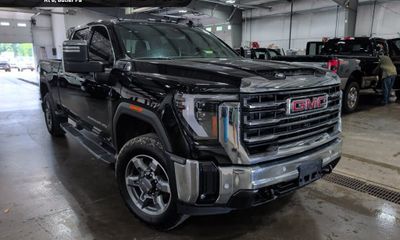 2025 GMC Sierra HD SLT