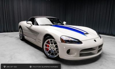 2005 Dodge Viper Base