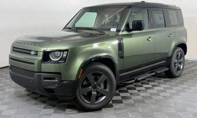 2026 Land Rover Defender 110 X Dynamic