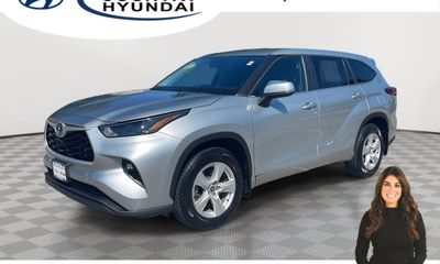 2023 Toyota Highlander LE