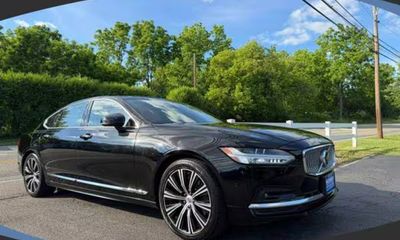 2023 Volvo S90 Plus Bright With
