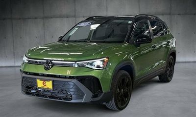 2025 Volkswagen Taos SE Black