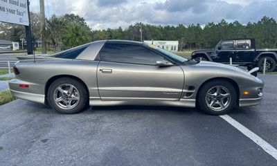 2001 Pontiac Firebird Base