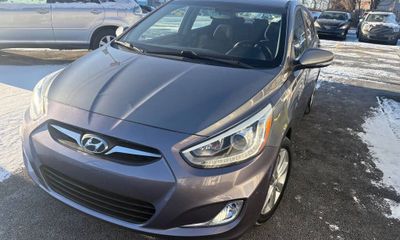 2014 Hyundai Accent SE Sunroof GLS