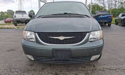 2003 Chrysler Town AND Country LXi
