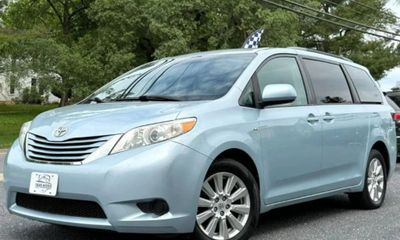 2017 Toyota Sienna LE