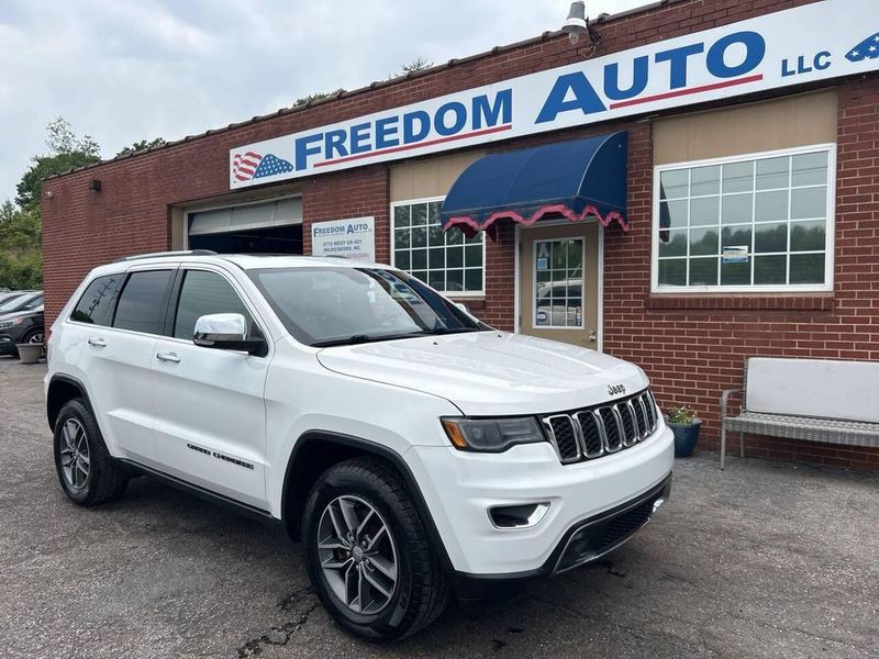 2017 Jeep Grand Cherokee — a typically priced live listing