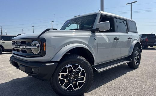 2026 Ford Bronco Outer Banks